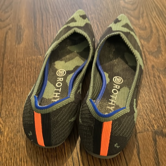 Rothy’s camo pointed flat - Picture 2 of 4